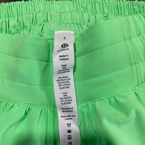 Lululemon hotty hot 2.5 shorts size 2